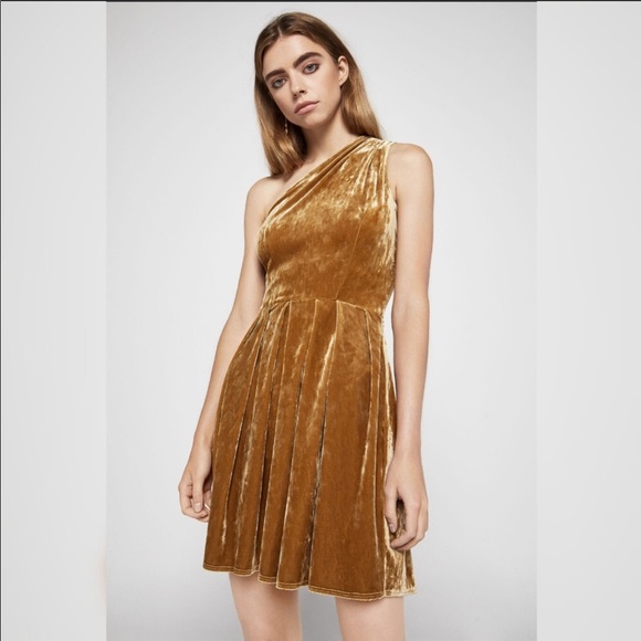 BCBG Dresses & Skirts - BCBG Crushed Velvet One Shoulder Mini Gold Size Large NWT